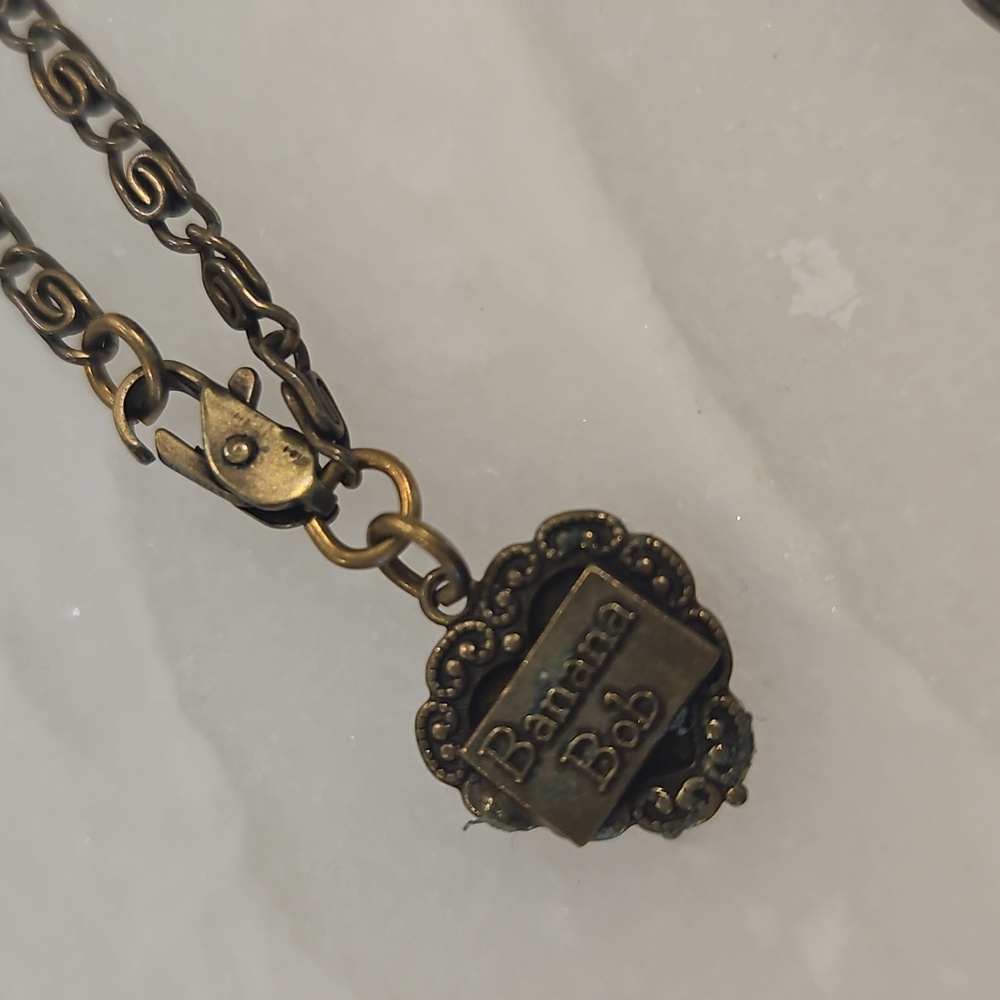 Vintage Banana Bob Necklace - Picture 4 of 5